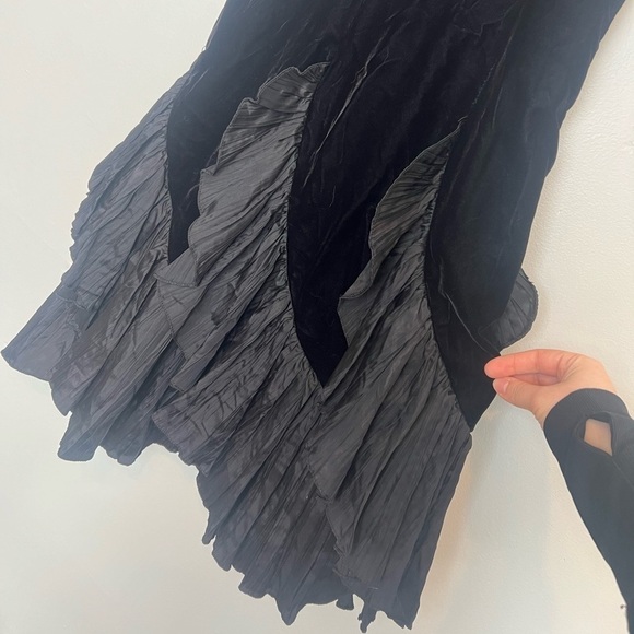 Vintage Joy Stevens Velour Ruffle Bottom Midi Dress 6 - Picture 2 of 10